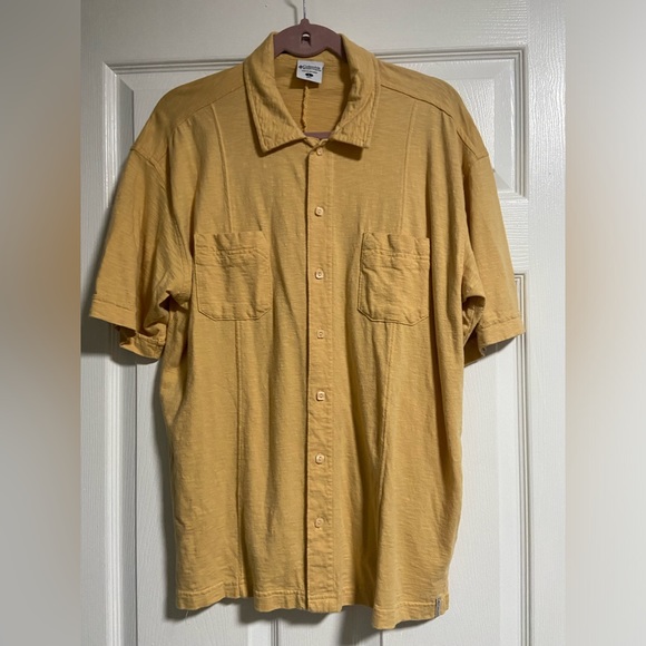 80's/90's Pastel Yellow Short Sleeve Button Up